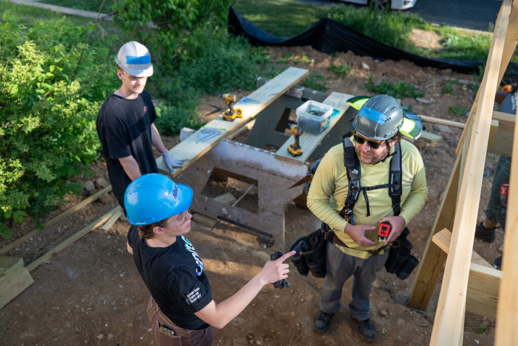 Renewal by Andersen of Roanoke team members at Habitat for Humanity