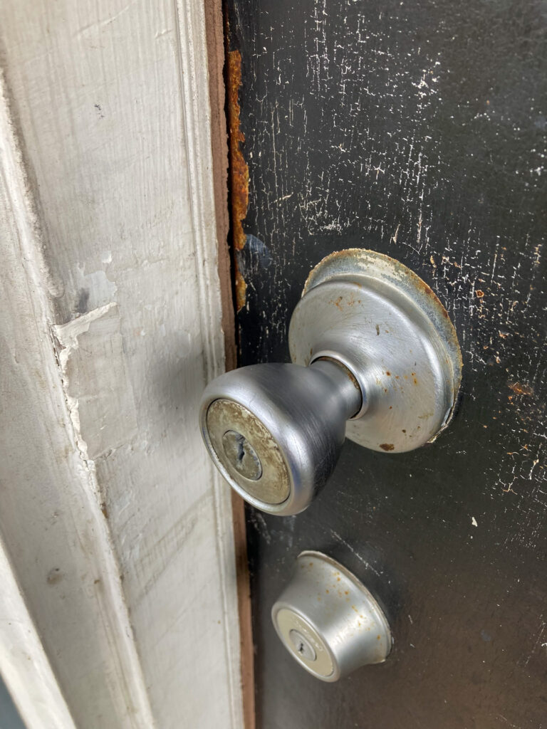 Close up on previous door.